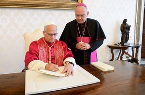 Leone XIV firma l’esortazione apostolica "Dilexi te", sull’amore verso i poveri - Vatican News
