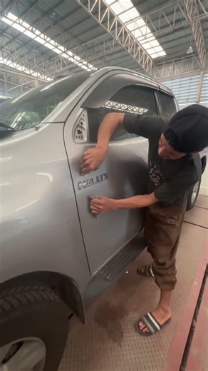 Easy Trick to Remove Car Emblems Without Scratches Using Just a String! #tools #diy #mechanic