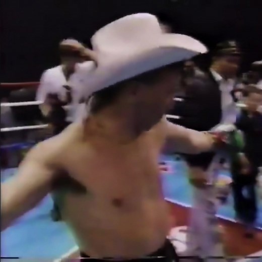 Maromero Páez trae ritmo brasileño 🇧🇷😁😁. #boxing #boxeo #maromeropaez #dance #bailecito #fypage #foryou #funny #humor #gracioso #boxingfans