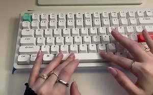 【skye】键盘测评~键盘音、轻语