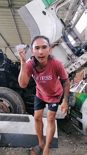 Roland Roman vlog on TikTok