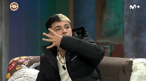 1.4M views · 39K reactions | El regalo de bodas de Nicki Nicole y Trueno #LaResistencia — Entrevista a Trueno | La Resistencia por Movistar Plus+ | Facebook