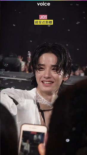 JO1、ステージ降りて至近距離パフォ