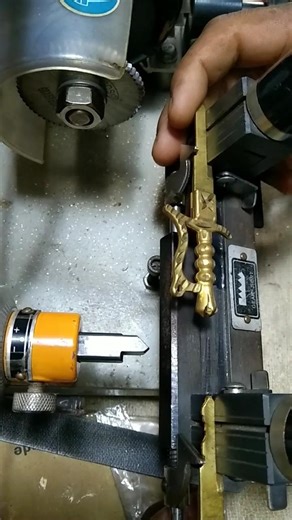 how to make duplicate key of scooty 🤔👍#carkey #automobile #motorbike