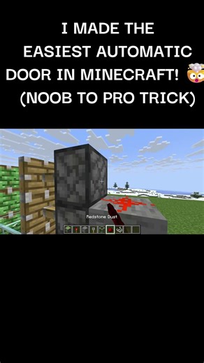 I MADE THE EASIEST AUTOMATIC DOOR IN MINECRAFT! 🤯 NOOB TO PRO TRICK #minecraft #gaming #shorts