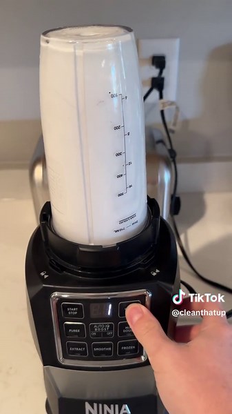 Make your blender clean it self! #cleantok #howto #cleaningtips #cleanthatup