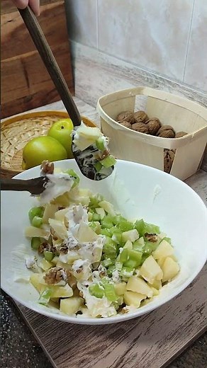ENSALADA DE APIO, MANZANA Y NUEZ |RICA Y CRUJIENTE
