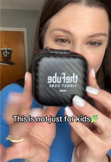 If you think fidget toys are just for kids… think again 🧩 The Fube Fidget Cube is perfect for kids and adults — focus, calm hands, and low-key stress relief. One of those things everyone ends up stealing 😅