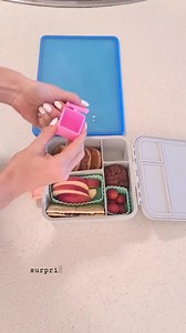 290K views · 3.5K reactions | After a busy week of launching, we're getting back to all things lunchboxing  Anyone else kicking off the week with no bread in the house?! 浪 Feel free to save this post with my mini pancake recipe  60g rolled oats 60g SR wholemeal flour 2 eggs 20g sugar 1 banana 1 tbs vanilla paste 100g milk Blitz & make 奈 | Lunchbox Mini | Facebook