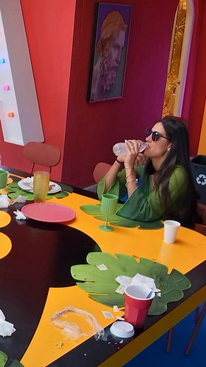 127K views · 4.2K reactions | Cámara Espía : Tutorial de uso de enema | MTV Acapulco Shore 11 Para todos aquellos que traían el pendiente de cómo se utiliza una enema para el higiene de su culo, Eli les trae un paso a paso. Mira #MTVAcaShore todos los martes 10pm  11pm  y miércoles 1am  por MTV y donde quieras, cuando quieras por Paramount+ #ParamountPlus #EspíaShore | MTV Acapulco Shore | Facebook