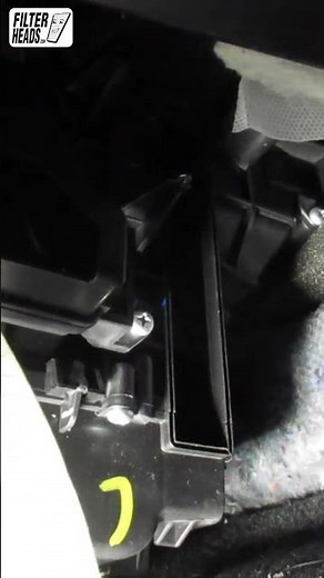 2014 - 2019 Nissan Versa Cabin Air Filter Install AQ1264
