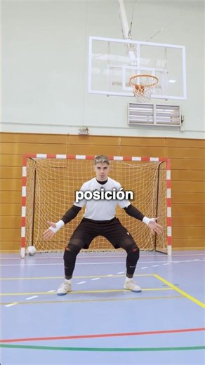 If you're a goalkeeper, position yourself like this to stop shots #futsal #futsalgoalkeeper #goal...