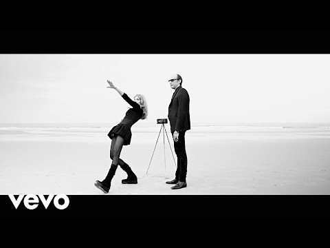 Arielle Dombasle, Nicolas Ker - Just Come Back Alive (Clip Officiel)