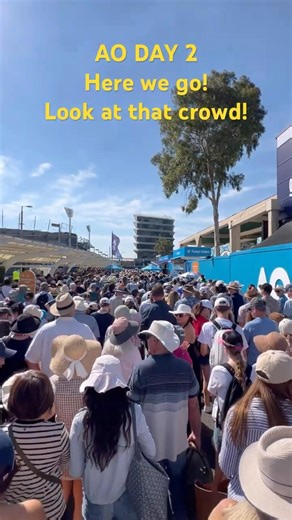 Australian Open Day 2 - Long queue to main entrance #AO26 #alexeala