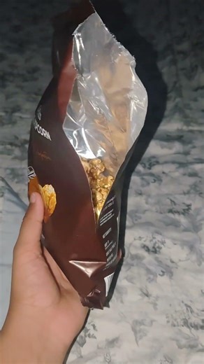 Trying 4700 BC brand Caramel popcorn #popcorn #food