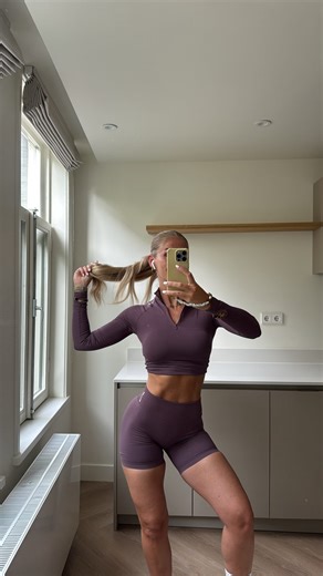 Romy van der Woude on Instagram: "discipline over motivation// fit: @dfyne.official code “ROMY” to save 🩷 #gym #gymmotivation #pullups #fitness #fyp"