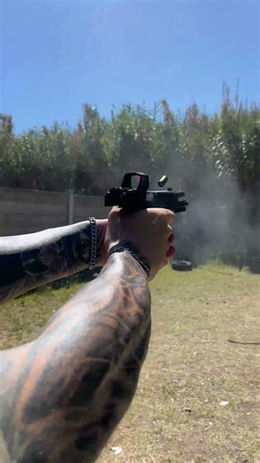 Springfield Echelon 4.5F con red dot Vector Optics