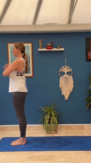 Just some of the asana and transitions in our vinyasa flows in November. Theme of the month is ‘Let your inner fire ignite your winter warmth!’🔥 Twists, core work, revolves, standing balances, arm balances and activating the Hara energy. Hara = a Japanese concept for the abdomen, the centre of life force and a key area for balance and breathing. The hara is considered to be a person’s physical and spiritual energy, or ki. #hara #seaofenergy #ki #qi #chi #lifeforce #prana #asana #flow #vinyasafl