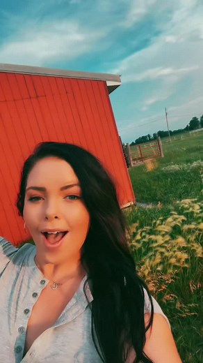 Country Vibes in Simlish: Miranda May's Summer Fun