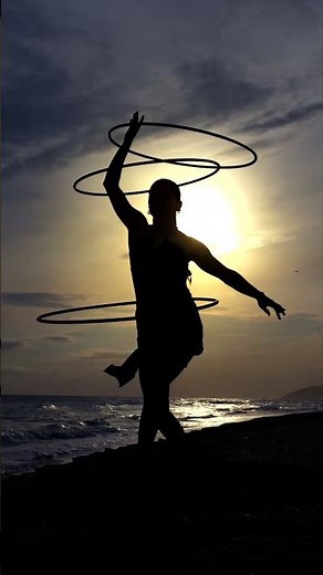 Lucero Ponce, Hoopologie Ambassador www.hoopologie.com #flowartist #hoopologie