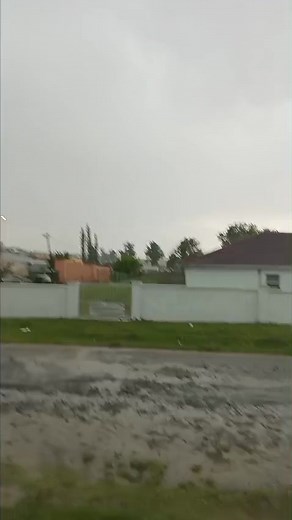 Mariana sent us this video of heavy rain falling in Khowa (Elliot) in the Eastern Cape today (18 November 2025). Send photos and videos to whatsapp 0812518029 See https://snowreport.co.za for weather forecasts. | Snow Report SA