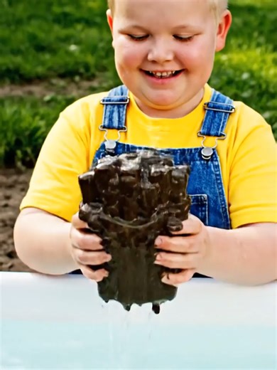 From Mud Disaster 😱🤎 To Toy Perfection ✨🧸 #mudtomagic #toycleaning #messyplay #kidsjoy #cutebaby #beforeafter #reelsfyp #tiktokviral