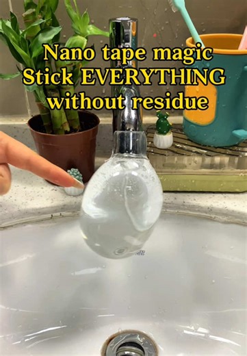 Stick, Remove, Reuse — It’s That Simple! 🔁 #NanoTape #Reusable #LifeHack #SmartLiving #DIYTools