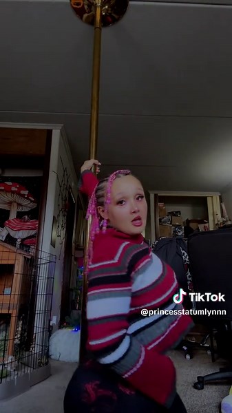 WHEN I TOLD YOU TO FALL BACK #wlw #fy #poledancer #poletok