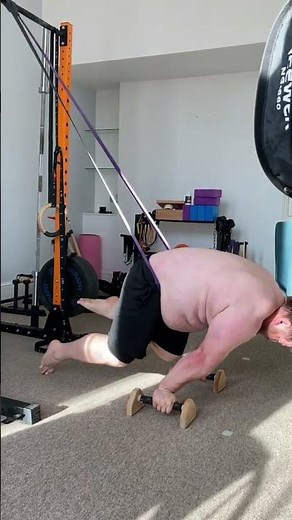 Tuck planche attempts