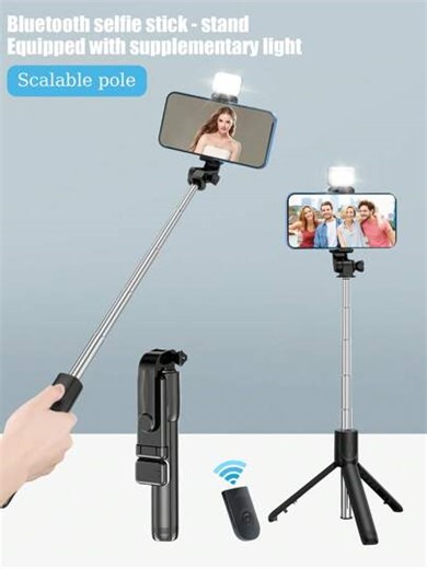 Ce dernier bâton de Selfie Bluetooth de 1,7 m/70 cm pour téléphone portable, trépied pour diffusion en direct, peut être équipé d'un éclairage de remplissage à LED, est extensible, a une rotation automatique à 360 degrés, une fonction anti-tremblement et est léger et portable. Il a également plusieurs fonctions et peut être utilisé comme un trépied portable. Convient pour la diffusion en direct, les photos de groupe et les scénarios de voyage. La télécommande sans fil est compatible avec la plup