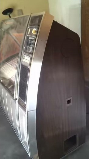 Rowe ami 200 selection jukebox. 1979, 45 records