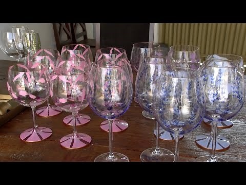 Conheça a pintura de taças arte de transformar taças de vidro ou cristal em obras personalizadas