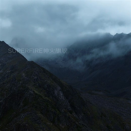 神火（SupFire）登山杖全碳纤维超轻可伸缩超轻户外装备爬山徒步防滑防身拐杖手杖