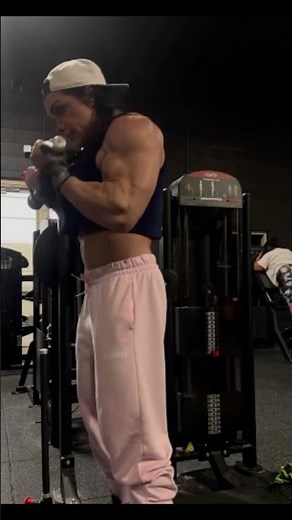 Extreme Curl of Biceps #shorts #shortvideo #gym #bodybuilding #bodybuilder #biceps #bicepscurl