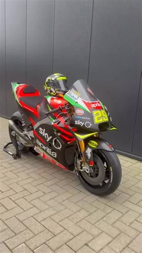 Iconic Motorbikes on Instagram: "I can’t stop thinking about this bike! I just heard that it’s getting dropped off at the shipping company tomorrow, getting crated and air shipped to Iconic - CA asap! It has some imperfections but that’s exactly how I want it….as raced. This is our first major transaction with @appie_parts after 6 or so years of messaging each other about a possible partnership…So far…PERFECT. Abhi and will be flying to the Netherlands to meet in person and hopefully “ink a part