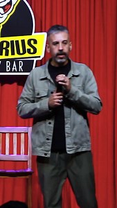 Mais um patriota sendo perseguido Próximos shows - link você sabe onde 05.SET - Santo André | Hillarius 09.SET - Santos SP / Ativa House 11.SET - BH/ MG - Teatro N.sa Senhora das Dores 13.SET - SP | Acústico Comedy 20.SET - Curitiba/ PR | D’house 14.NOV - Sorocaba | Black House ME SEGUE PRA MAIS VÍDEOS ♥️ #standupcomedy #humor #comedia #showdoreact | Murilo Moraes