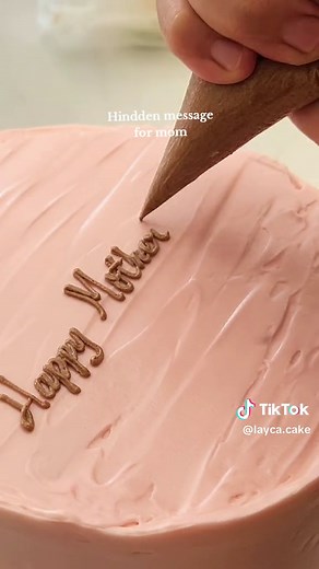 Hidden message cake💖 #koreancake #behindthescenes #cakedecorating #satisfying #mothersday #motherscake #cakedesign