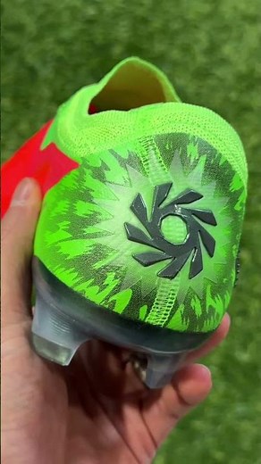 Unboxing Haaland's Nike Hypervenom tribute football boots!