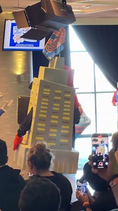 308K views · 2.2K reactions | The Mets will have a 5 Borough Mascot race at home games this season Brooklyn - The Pizza Slice Manhattan - The Skyscraper Staten Island - The Ferry Bronx - The Giraffe Queens - The Subway | SNY | Facebook