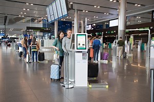 Aer Lingus Express Bag Drop reduces check-in to just a few minutes - Aer Lingus Hub
