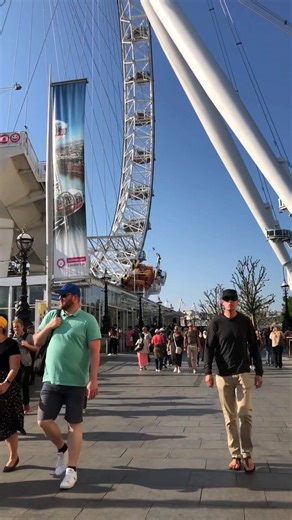 27K views · 1.2K reactions | Beautiful walking Tour in London City! 朗 . . . . . #london #londonlife #londoncity #londoncitylife #londoneye #walk #walkingtour #trendingreelsvideo #viralreelschallenge #viralvideoシ #walkingtours4k #fblifestyle #typiviral #reelsfb #reelsfacebook #foryoupage #explorepage #fyp #videos #tourism #explore #reelsviralシ #reelsvideo | Walking Tours 4K | Facebook