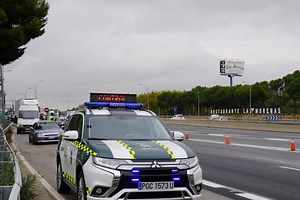 El bombazo de Amazon para evitar multas de la DGT: cuesta menos de 75 euros y actualiza tu coche con CarPlay y Android Auto