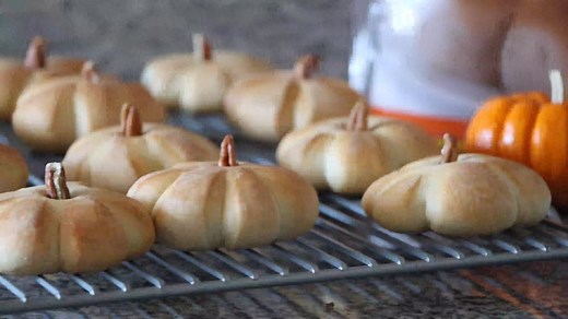 Rhodes Pumpkin Shaped Rolls are the cutest carbs ever! Using Rhodes frozen yeast dough, they are easy to prepare and taste amazing! Rhodes Roll and Bread Dough is available now in your grocers freezer. https://rhodesbakenserv.com/pumpkin-shaped-rolls | Rhodes Bake-N-Serv