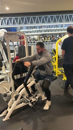 Chest supported machine row