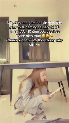 Thử ăn nho và ước trong đêm giao thừa