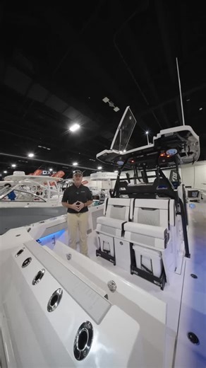 Take an in-depth look around our 332CC. #blackfinboats | Blackfin Boats