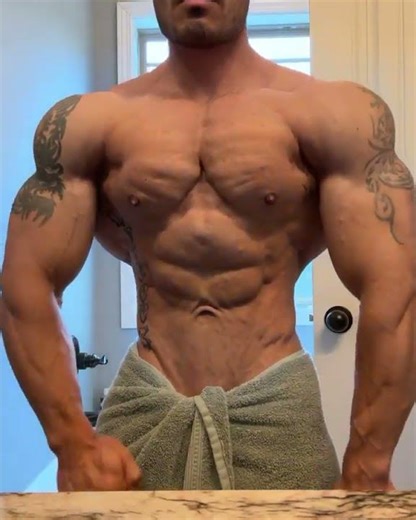 #shorts #bigchestworkout #bodybuilder #bodybuilding #pecbounce #pecs #chest #muscle #muscular #big