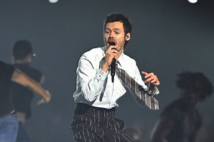 Harry Styles scores biggest global debut of his career with new album - AOL