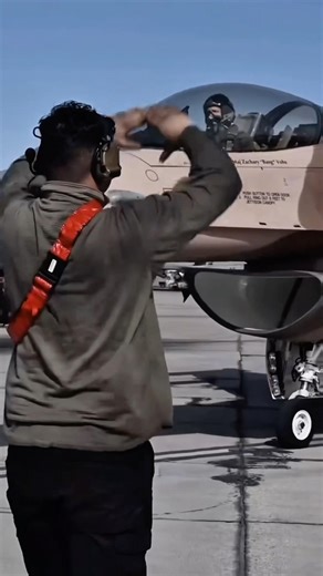 The incredible speed of the fighter plane #military #aviation #airforce #aircraft #shorts