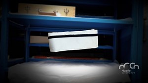 Coiffe d'infirmière / Nurse’s cap - 3D model by Musée régional de la Côte-Nord (@mrcn)